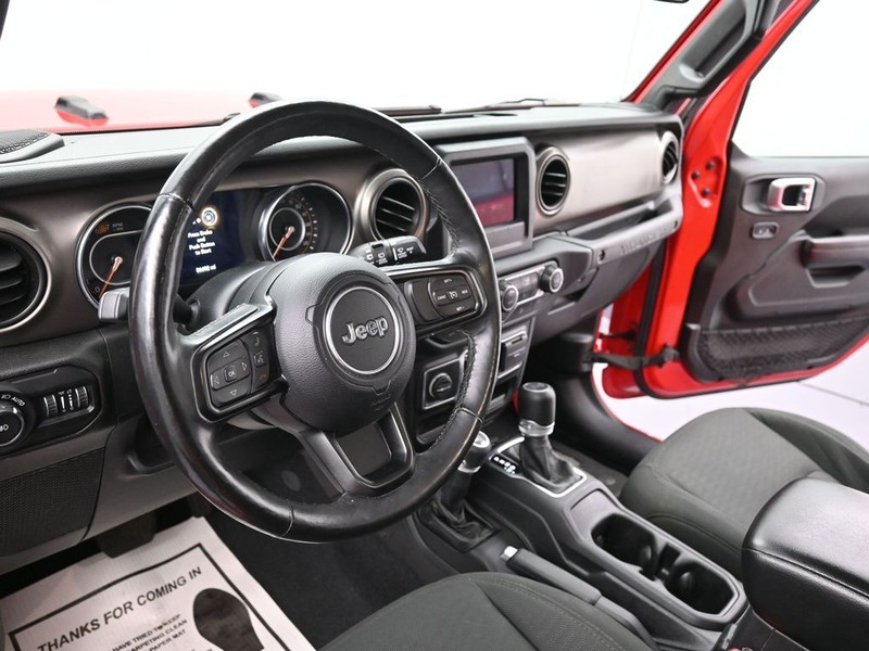 Jeep Wrangler Unlimited Vehicle Full-screen Gallery Image 13