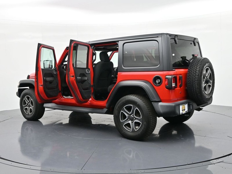 Jeep Wrangler Unlimited Vehicle Full-screen Gallery Image 24