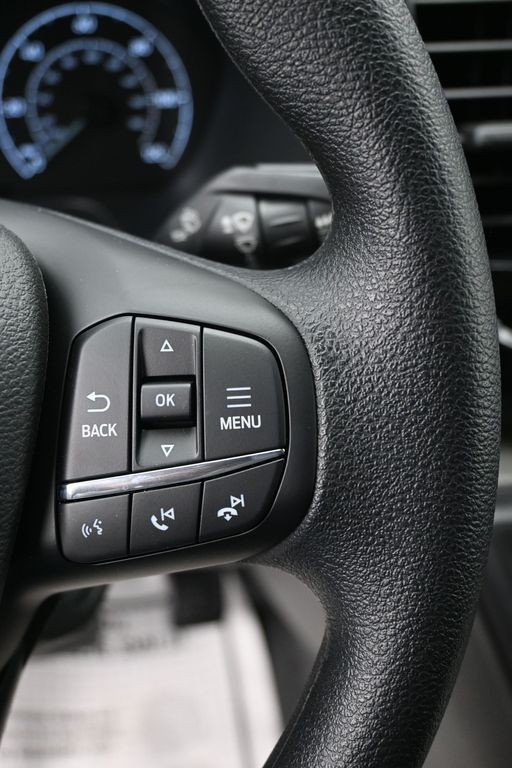 Ford Transit-250 Vehicle Full-screen Gallery Image 15