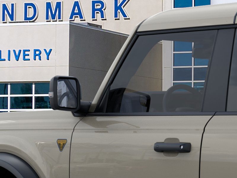 Ford Bronco Vehicle Full-screen Gallery Image 22