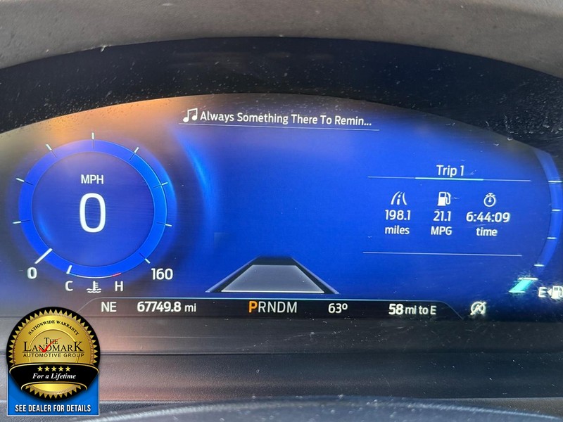 Ford Explorer Vehicle Full-screen Gallery Image 12