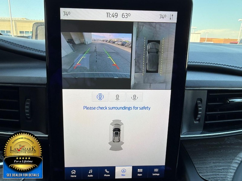 Ford Explorer Vehicle Full-screen Gallery Image 13