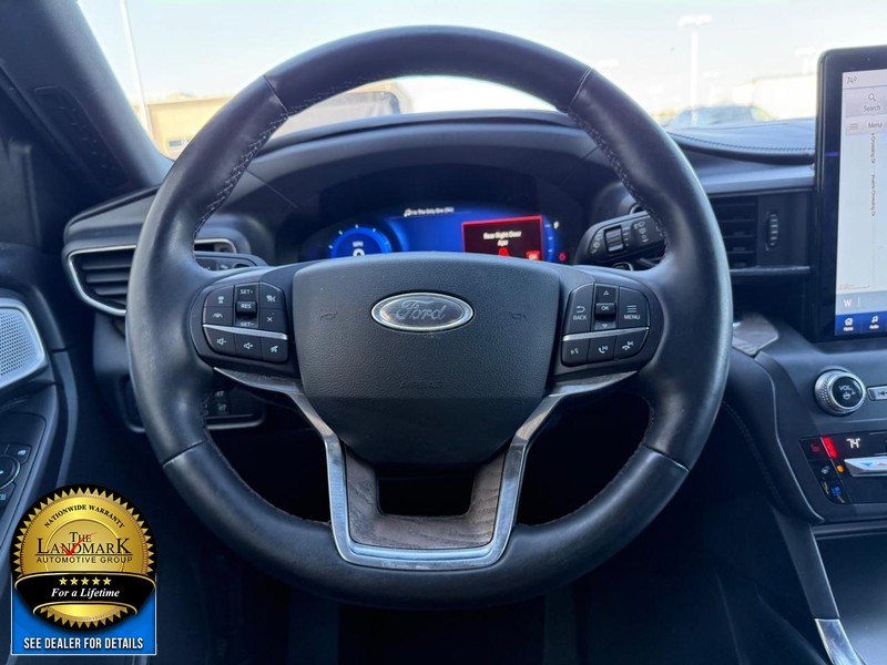 Ford Explorer Vehicle Full-screen Gallery Image 20