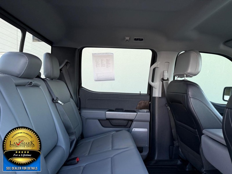 Ford F-150 Vehicle Full-screen Gallery Image 16