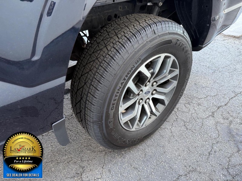 Ford F-150 Vehicle Full-screen Gallery Image 21