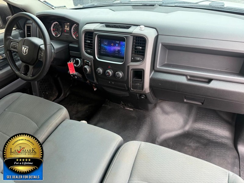 Ram 1500 Vehicle Full-screen Gallery Image 14
