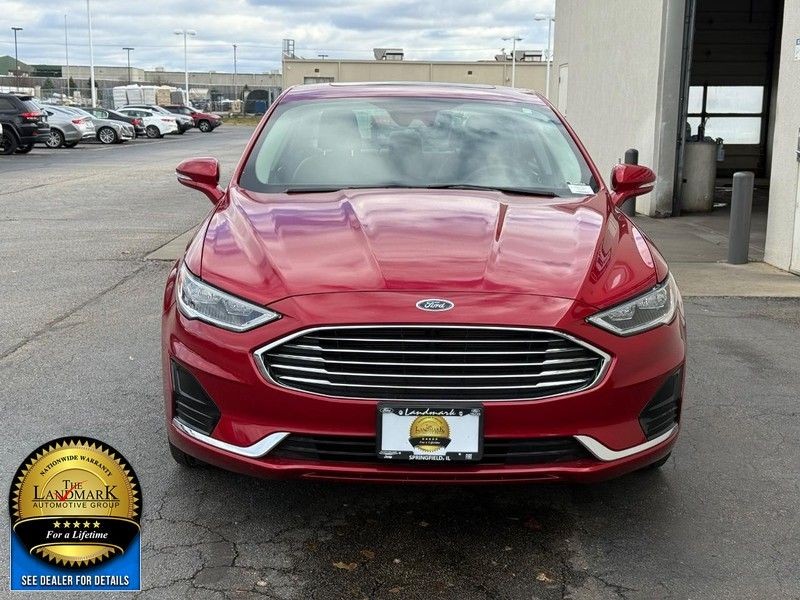 Ford Fusion Vehicle Full-screen Gallery Image 4