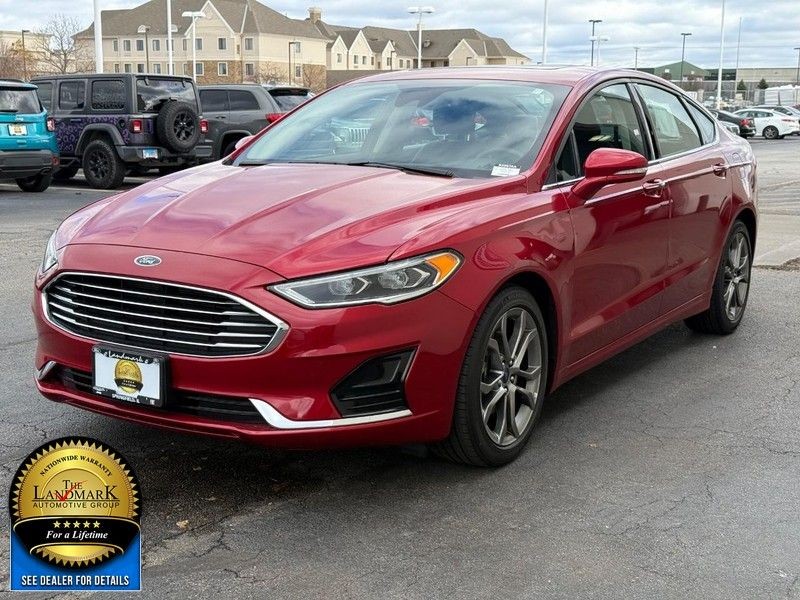 Ford Fusion Vehicle Full-screen Gallery Image 5