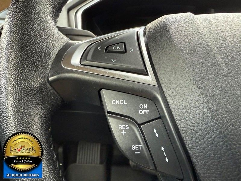 Ford Fusion Vehicle Full-screen Gallery Image 10