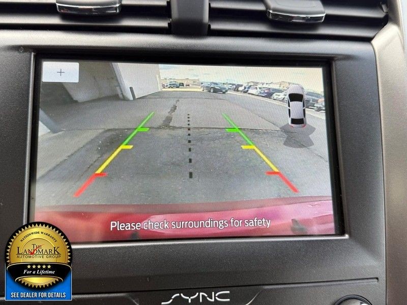 Ford Fusion Vehicle Full-screen Gallery Image 13