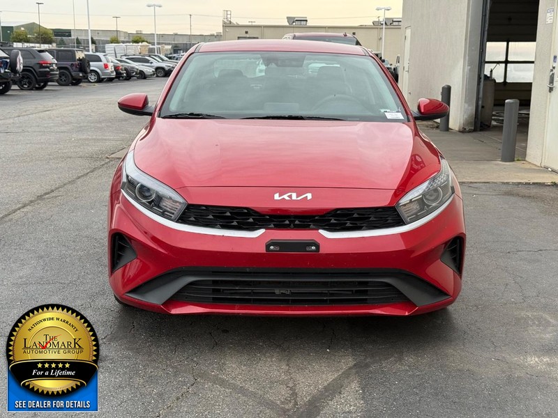 Kia Forte Vehicle Full-screen Gallery Image 4