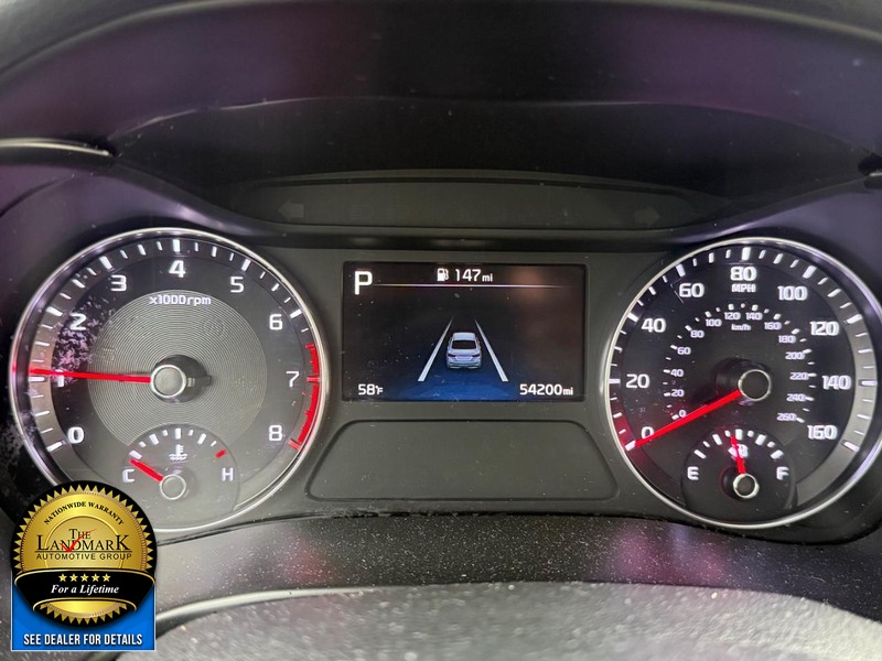 Kia Forte Vehicle Full-screen Gallery Image 12