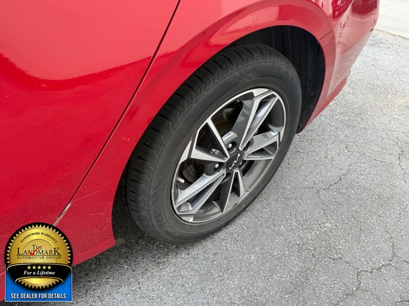 Kia Forte Vehicle Full-screen Gallery Image 18