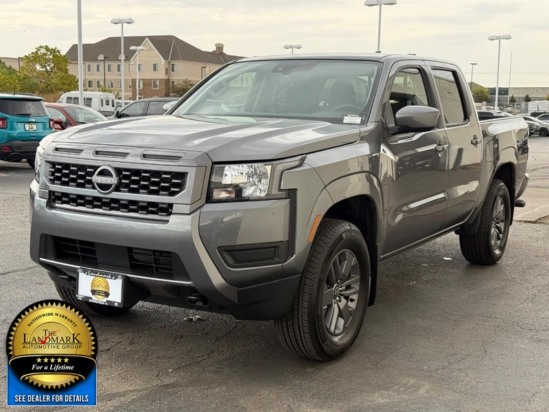 Nissan Frontier Vehicle Full-screen Gallery Image 5