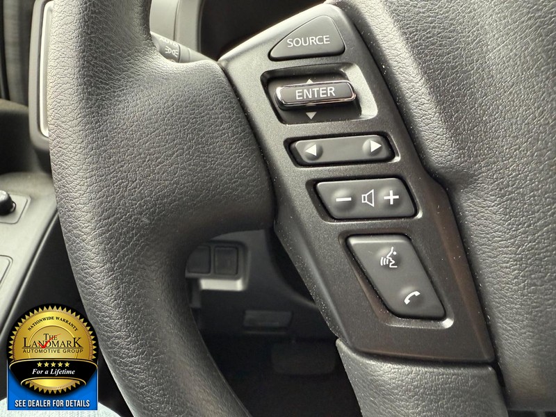 Nissan Frontier Vehicle Full-screen Gallery Image 10