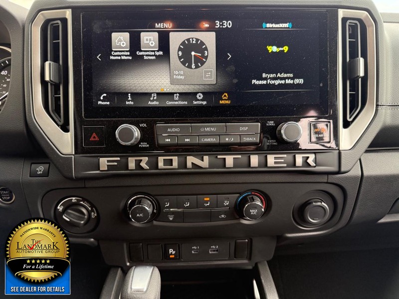 Nissan Frontier Vehicle Full-screen Gallery Image 17