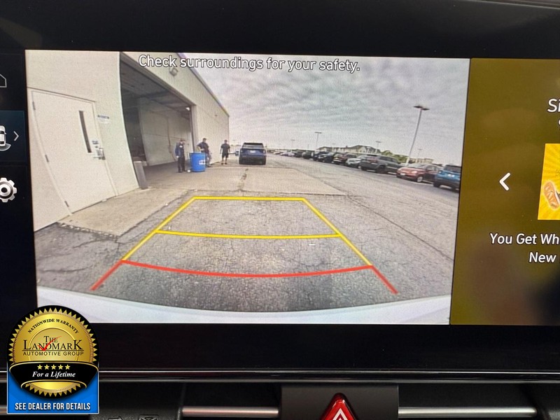 Hyundai Elantra Vehicle Full-screen Gallery Image 13