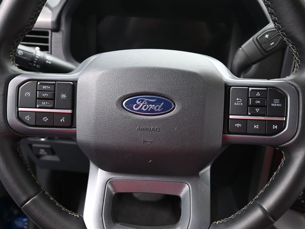 Ford F-150 Vehicle Full-screen Gallery Image 15