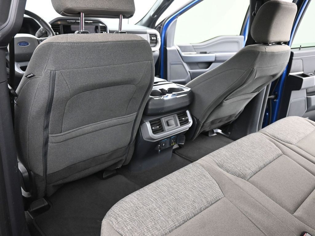 Ford F-150 Vehicle Full-screen Gallery Image 17