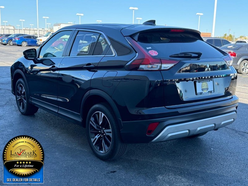 Mitsubishi Eclipse Cross Vehicle Full-screen Gallery Image 6