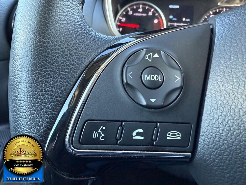 Mitsubishi Eclipse Cross Vehicle Full-screen Gallery Image 10