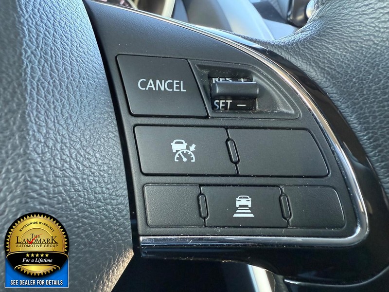 Mitsubishi Eclipse Cross Vehicle Full-screen Gallery Image 11