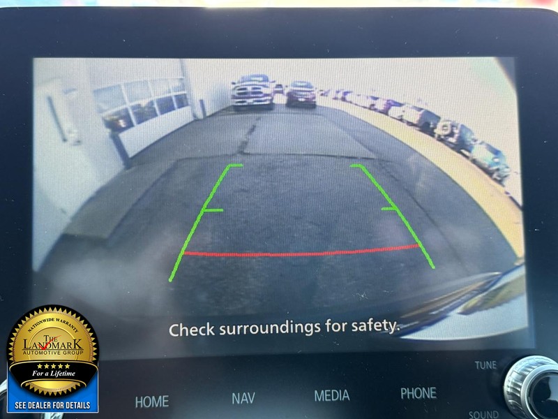 Mitsubishi Eclipse Cross Vehicle Full-screen Gallery Image 13