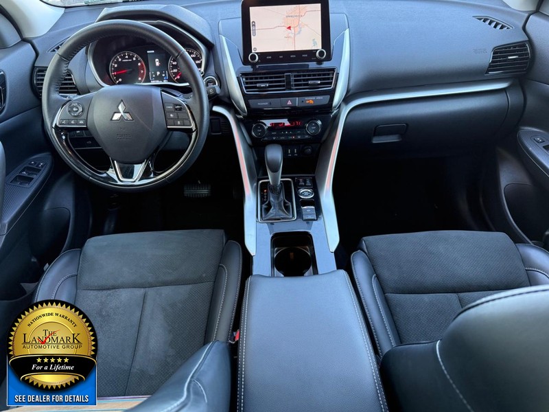 Mitsubishi Eclipse Cross Vehicle Full-screen Gallery Image 17