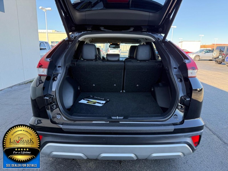 Mitsubishi Eclipse Cross Vehicle Full-screen Gallery Image 20