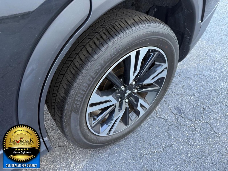 Mitsubishi Eclipse Cross Vehicle Full-screen Gallery Image 21