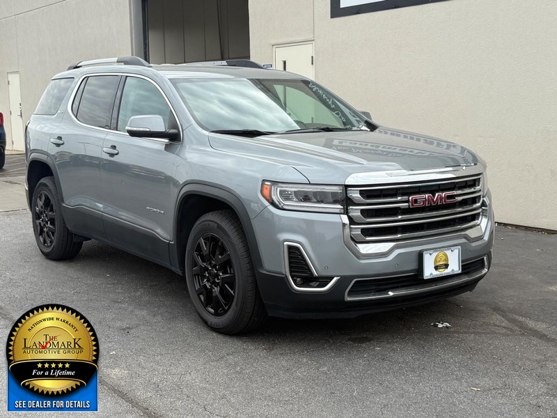 GMC Acadia Vehicle Full-screen Gallery Image 2