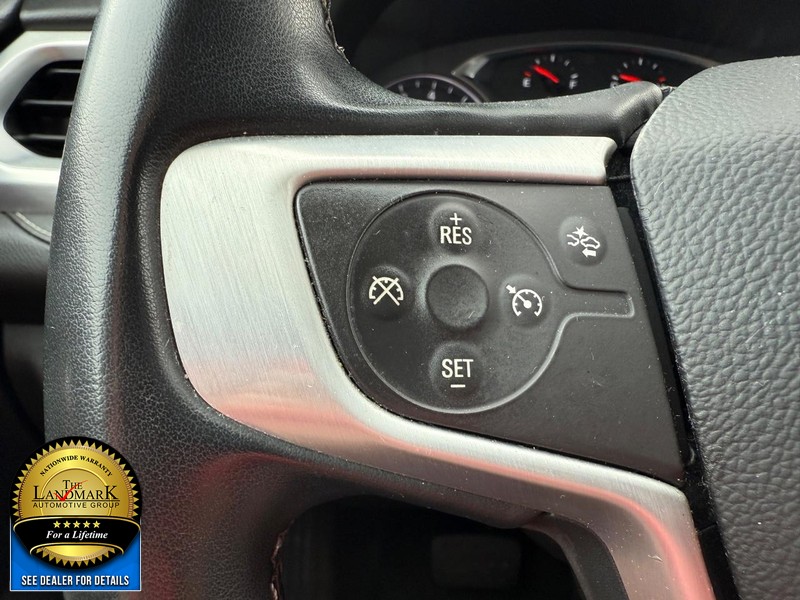 GMC Acadia Vehicle Full-screen Gallery Image 10