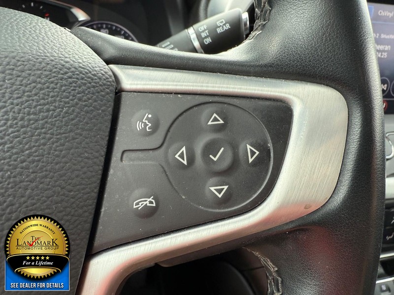 GMC Acadia Vehicle Full-screen Gallery Image 11