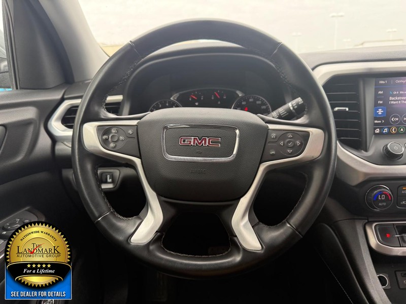 GMC Acadia Vehicle Full-screen Gallery Image 19