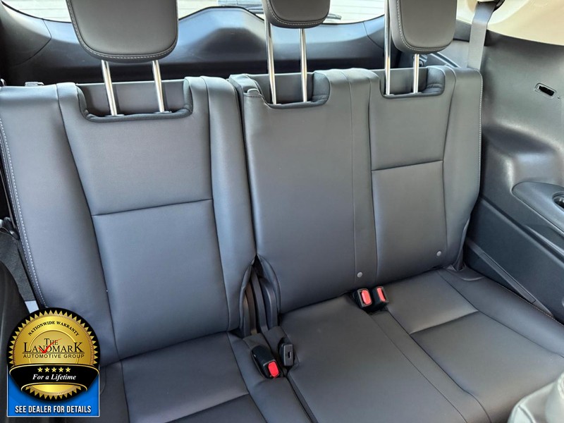 Subaru Ascent Vehicle Full-screen Gallery Image 19