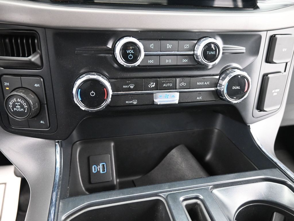 Ford F-150 Vehicle Full-screen Gallery Image 11