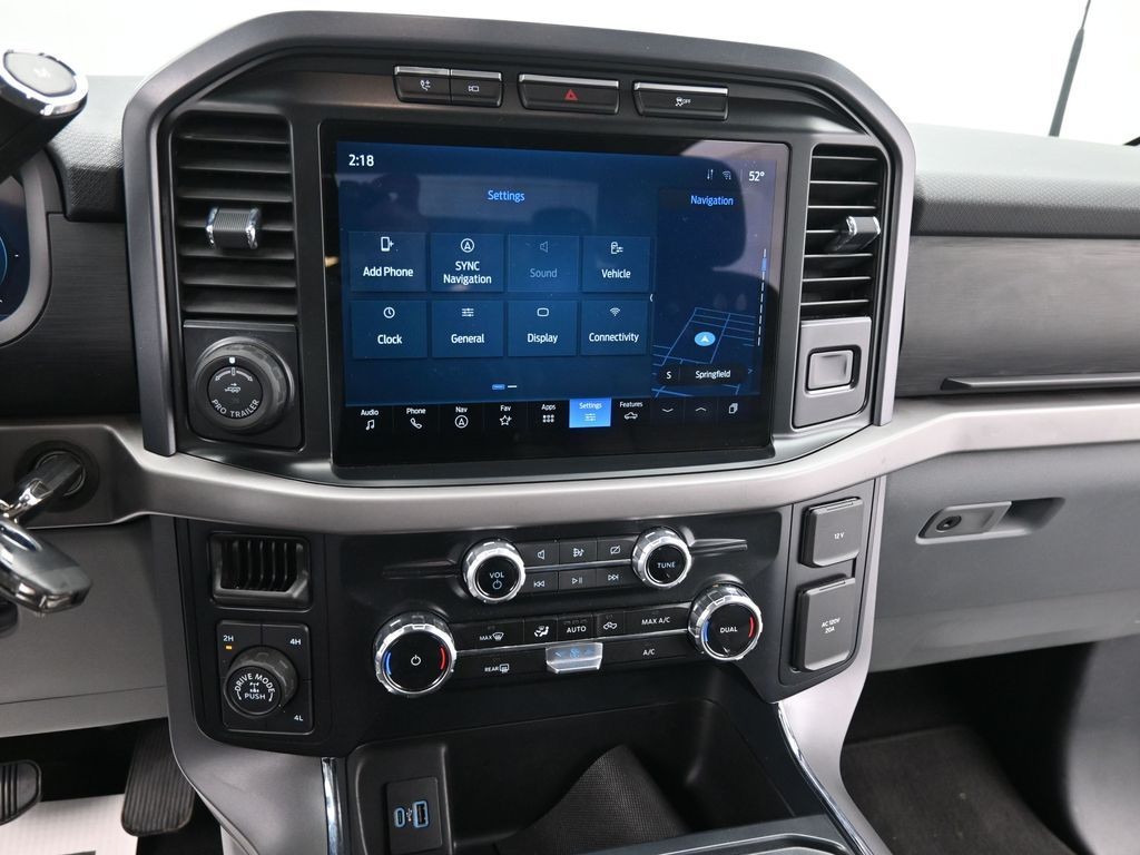 Ford F-150 Vehicle Full-screen Gallery Image 12