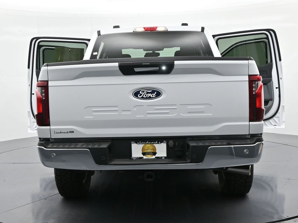 Ford F-150 Vehicle Full-screen Gallery Image 28