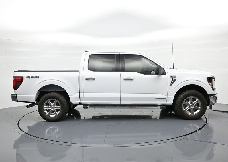 Ford F-150 Vehicle Full-screen Gallery Image 5