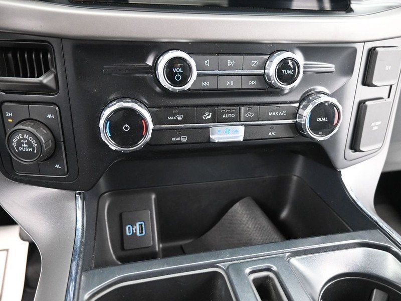 Ford F-150 Vehicle Full-screen Gallery Image 11