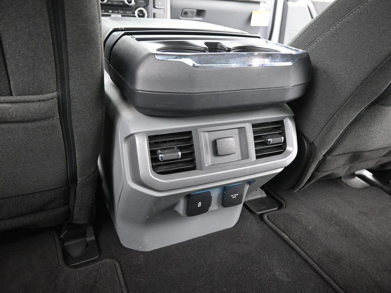 Ford F-150 Vehicle Full-screen Gallery Image 16