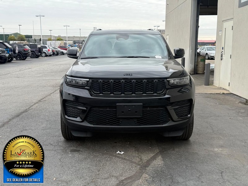 Jeep Grand Cherokee Vehicle Full-screen Gallery Image 4