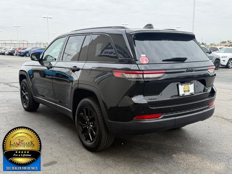 Jeep Grand Cherokee Vehicle Full-screen Gallery Image 6