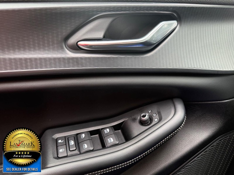 Jeep Grand Cherokee Vehicle Full-screen Gallery Image 8