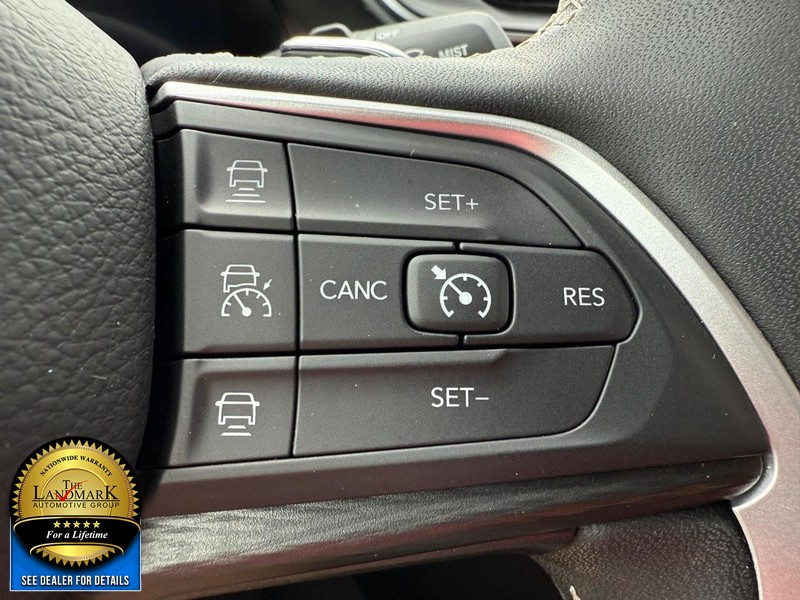 Jeep Grand Cherokee Vehicle Full-screen Gallery Image 11