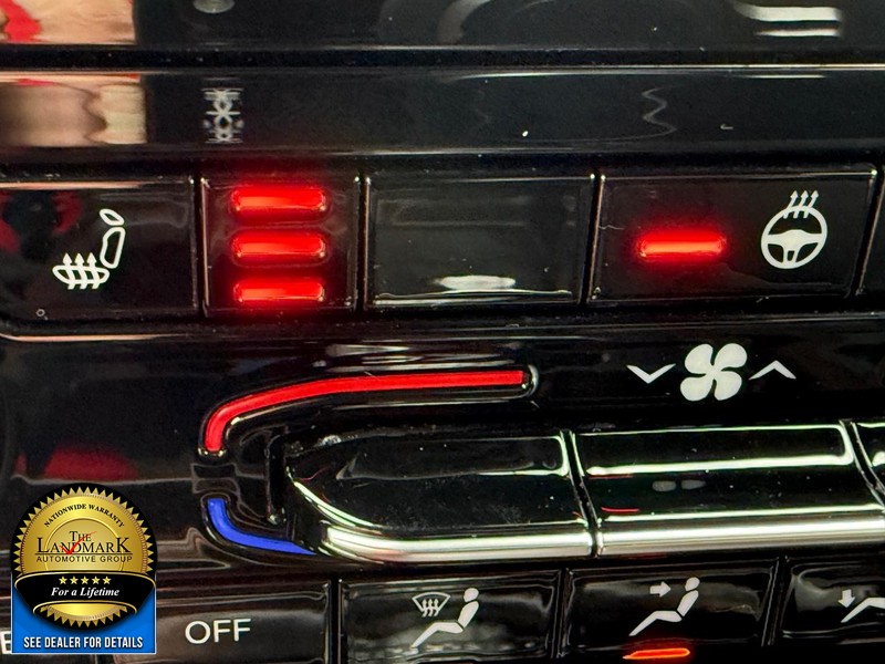 Jeep Grand Cherokee Vehicle Full-screen Gallery Image 14