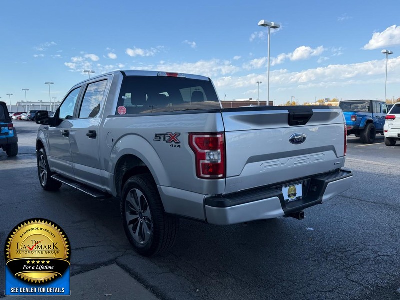 Ford F-150 Vehicle Full-screen Gallery Image 6