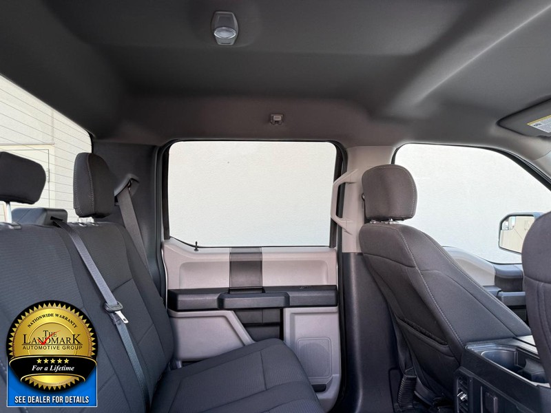 Ford F-150 Vehicle Full-screen Gallery Image 11