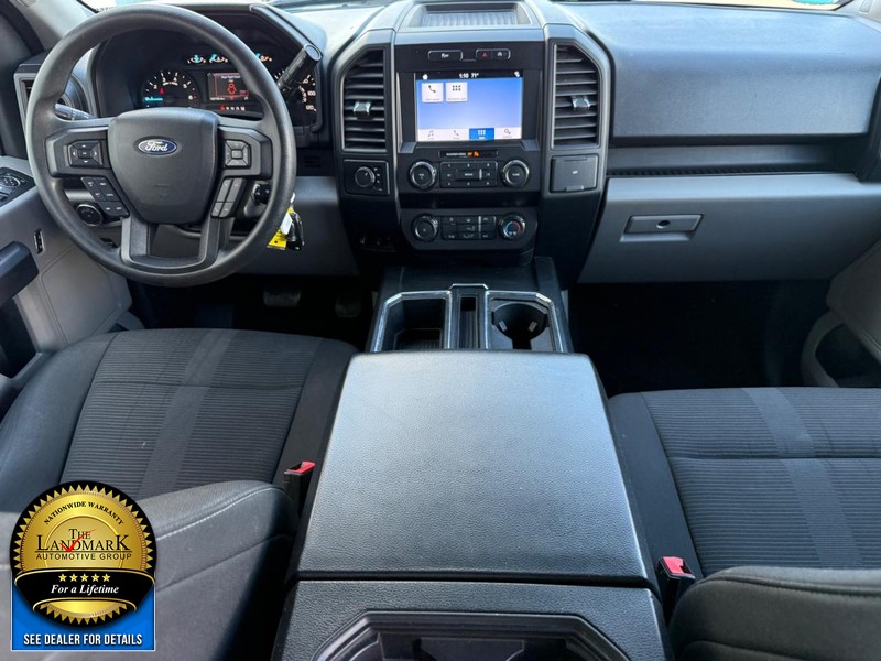 Ford F-150 Vehicle Full-screen Gallery Image 12