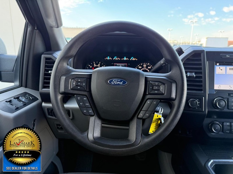Ford F-150 Vehicle Full-screen Gallery Image 13